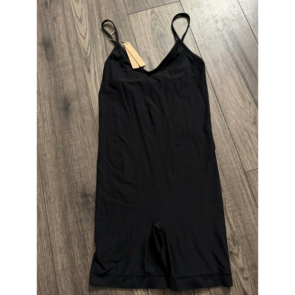 SKIMS Other - Skims BNWT XS Onyx Soft Smoothing Seamless Onesie, Style: OS-MDT-4981